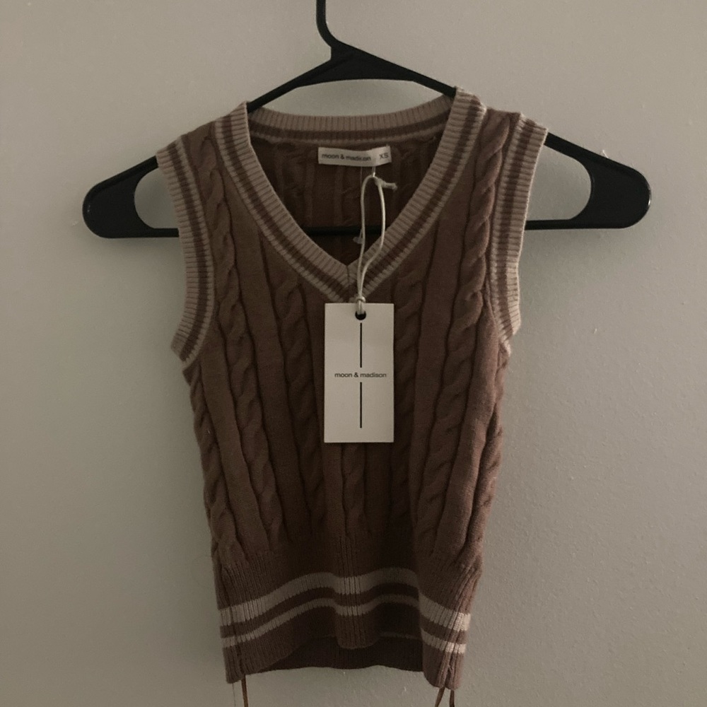 NWT Moon & Madison Varsity V Neck Sleeveless Sweater Vest